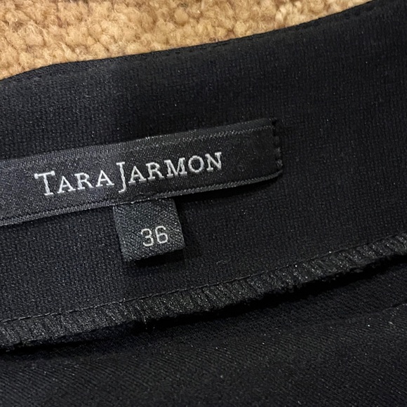 Tara Jarmon crepe dress size 36. Black. V front and V back. Very elegant. - Picture 3 of 3